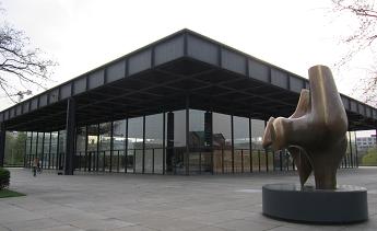 La Neue Nationalgalerie di Berlino ( scultura di Henry Moore). La Neue Nationalgalerie di Berlino